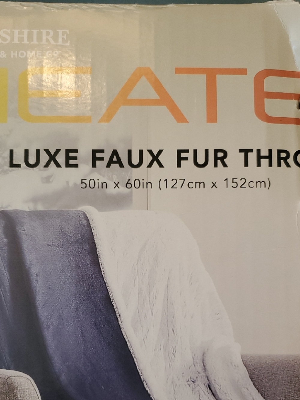 NEW Berkshire Heated Luxe Faux Fur Throw - Blue and White - Picture 10 of 11